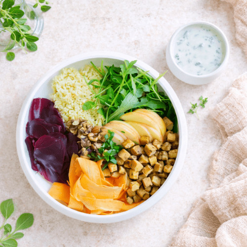 Rote-Bete-Hirse-Bowl – vegane Winterbowl mit Roter Bete, Hirse, Apfel und Nüssen, wärmend, eisenreich und alltagstauglich