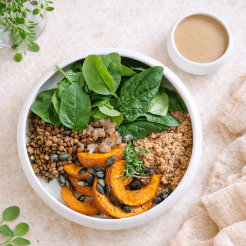 Wärmende vegane Winterbowls voller Geschmack – einfach, gesund & perfekt für Familien. Entdecke 5 Rezepte, die dich von innen wärmen.