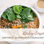 Wärmende vegane Bowl mit Ofenkürbis, Linsen und nährstoffreichen Zutaten, ideal für stabile Energie, Blutzuckerbalance und hormonfreundliche Ernährung.