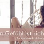 Eine Frau liest entspannt in einer Korb-Hängeschaukel; der Overlay-Text „Dein Gefühl ist richtig, es steckt mehr dahinter“ führt zum Artikel über Frauengesundheit und warum Frauenkörper anders reagieren.