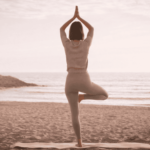 Ernährung bei PMS mit nährstoffreichen Lebensmitteln zur Unterstützung von Hormonbalance und Symptomen