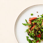 Vegane Salate für stabile Energie mit pflanzlichem Protein, gesunden Fetten und frischem Gemüse, ideal zur Blutzuckerbalance und gegen Heißhunger im Alltag